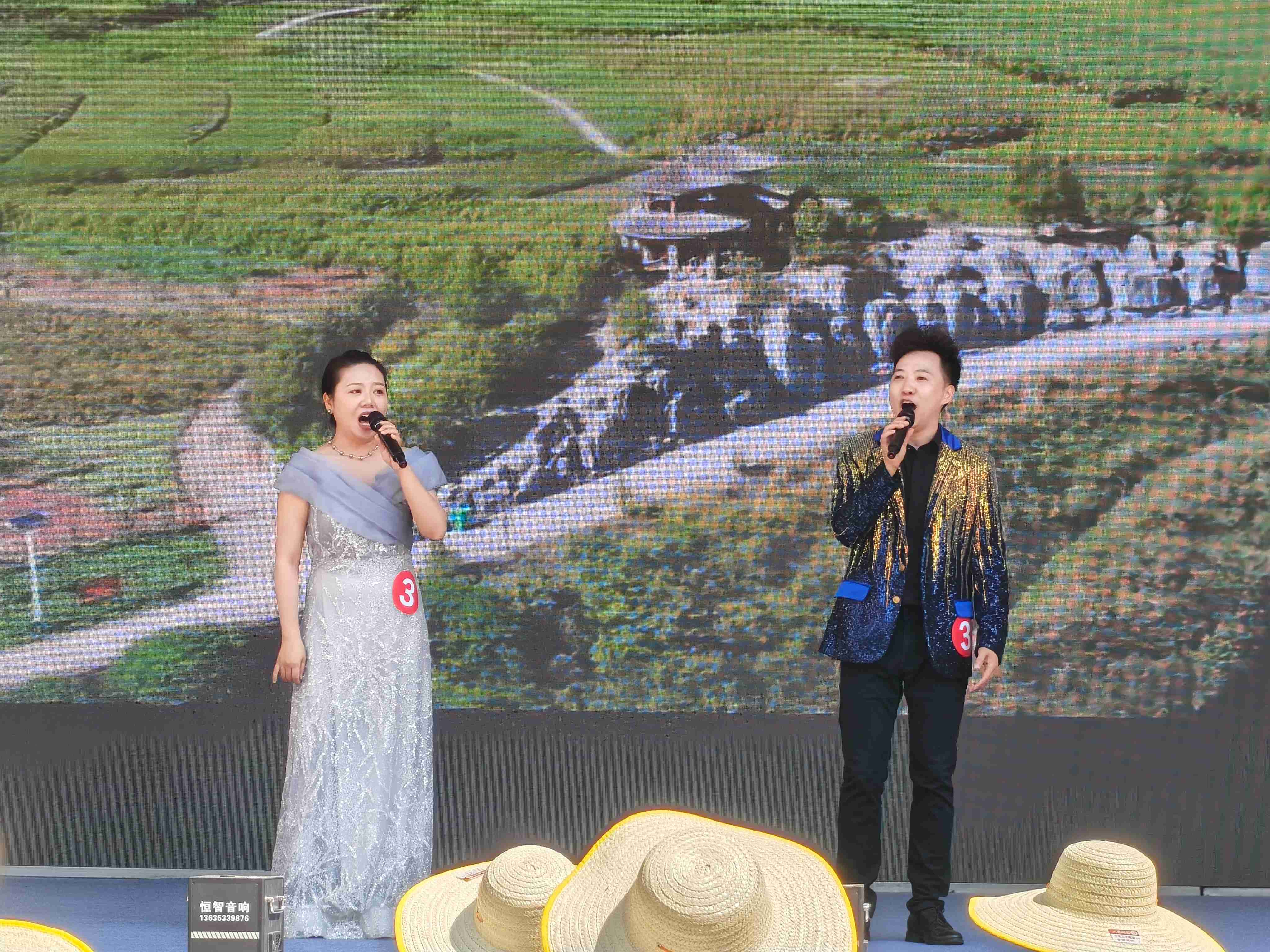 重庆巫山：“村歌”嘹亮庆丰收，乡土文艺赋“美”乡村振兴