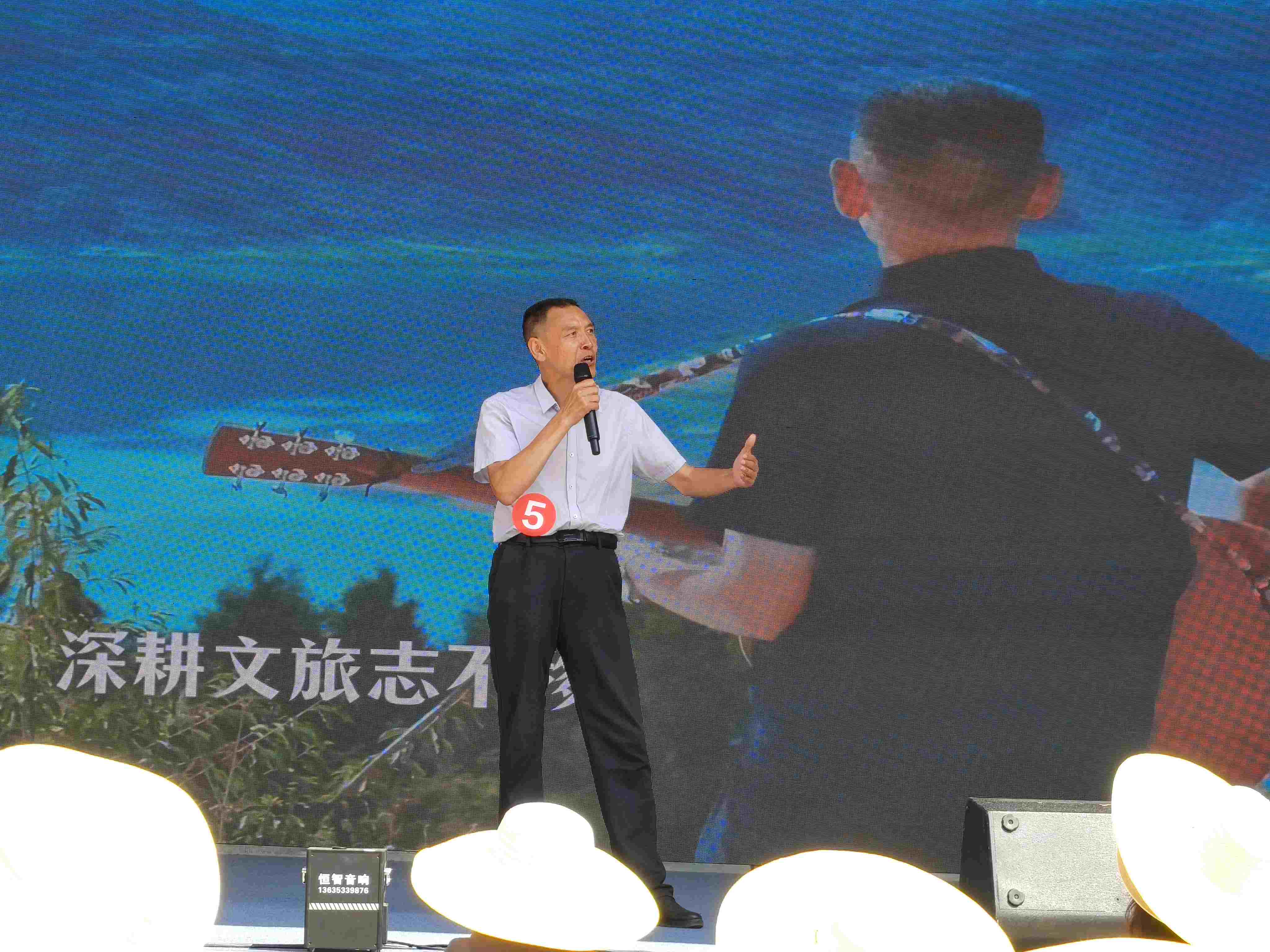 重庆巫山：“村歌”嘹亮庆丰收，乡土文艺赋“美”乡村振兴