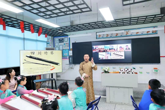 Panda成都·华教云课堂：让更多海外华裔青少年了解我国传统文化