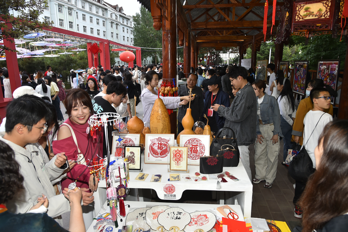 “品龙江古韵·传非遗经典”黑大校园非遗周活动盛大启幕