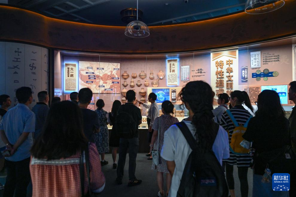 “铸牢中华民族共同体意识文物古籍展”亮相北京民族文化宫