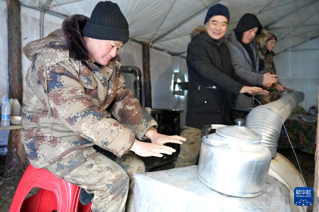 饮冰卧雪 扎根中国最北角的极寒作业者