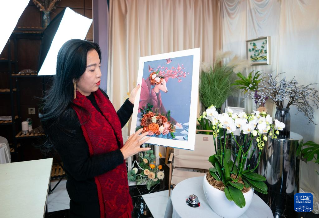 四季中国丨在斗南，秀出鲜花“新花样”