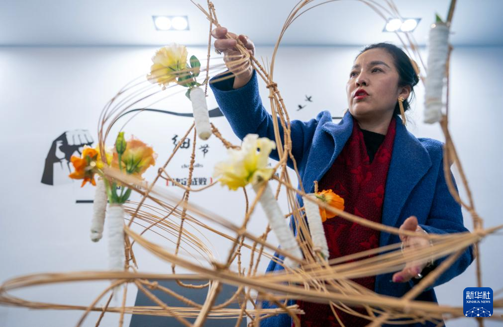 四季中国丨在斗南，秀出鲜花“新花样”