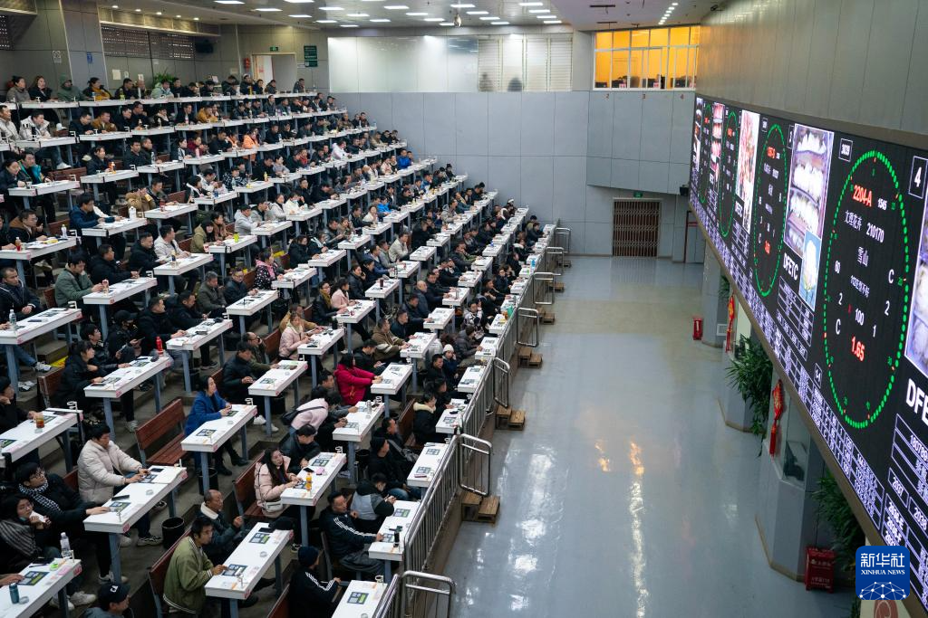 四季中国丨在斗南，秀出鲜花“新花样”