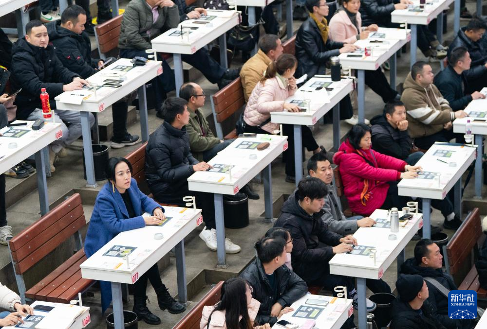 四季中国丨在斗南，秀出鲜花“新花样”