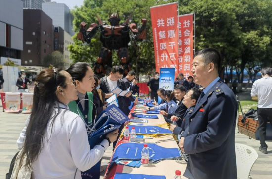 西安高新区：创新服务“硬”举措 优化营商“软”环境