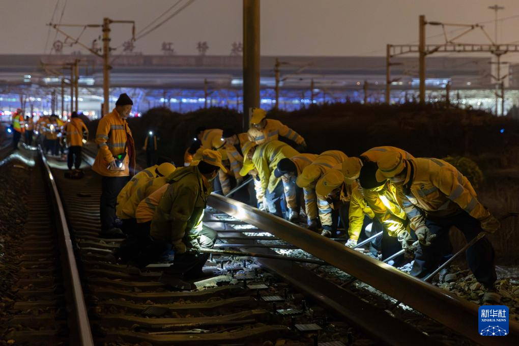 上海：换轨施工迎春运