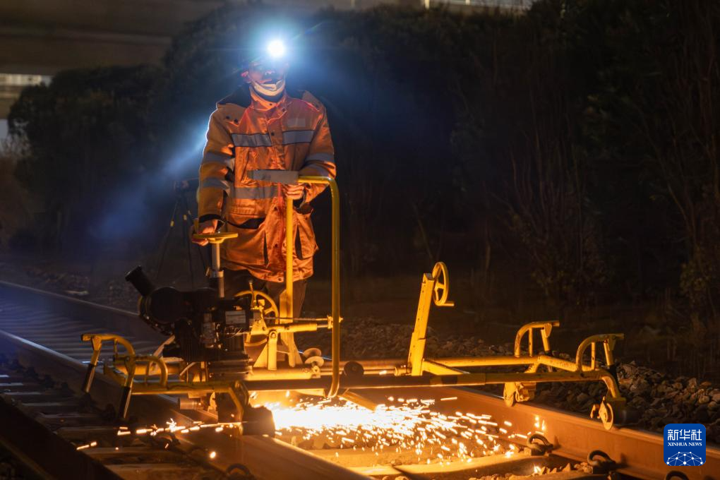 上海：换轨施工迎春运