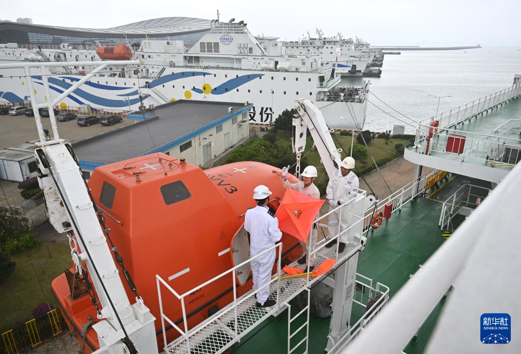 客滚船“体检”迎春运