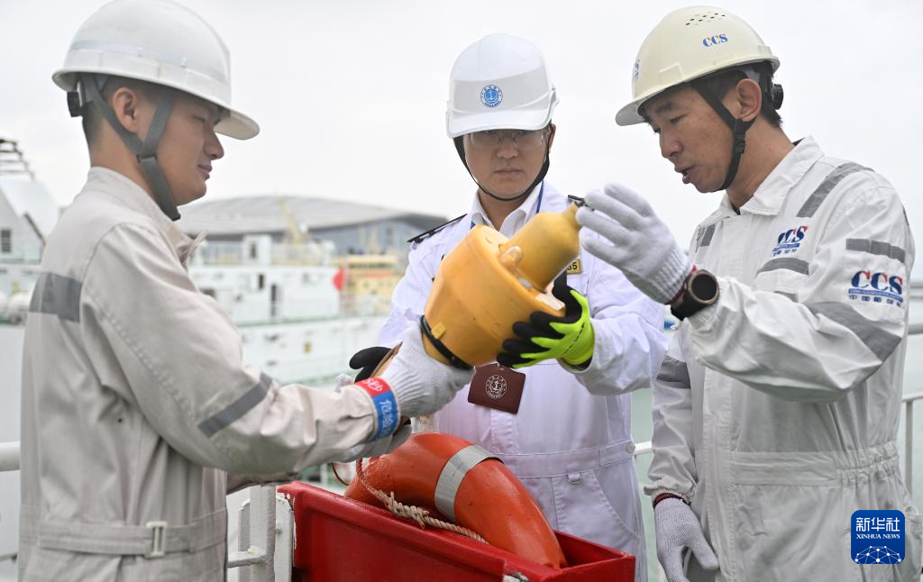 客滚船“体检”迎春运