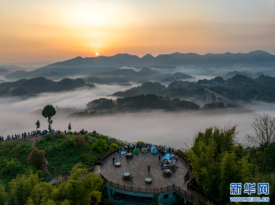 重庆渝北：梦幻云海引客来