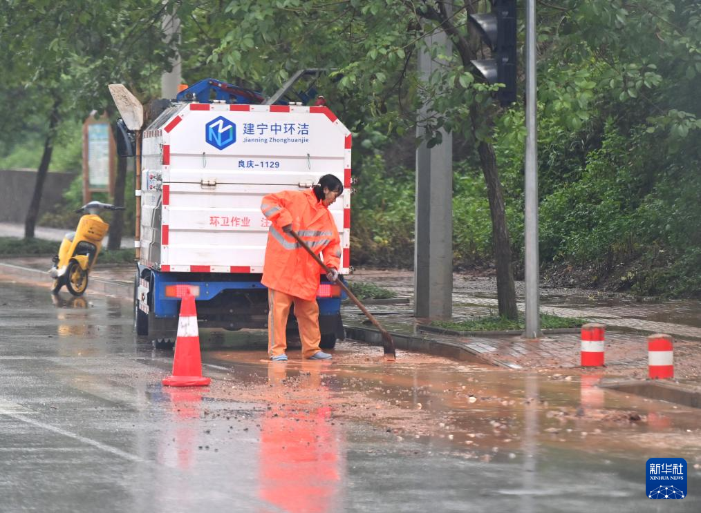 南宁遭遇暴雨