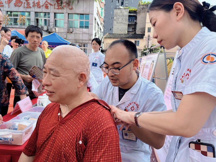 重庆九龙坡中西医结合医院举办首届中医药文化节