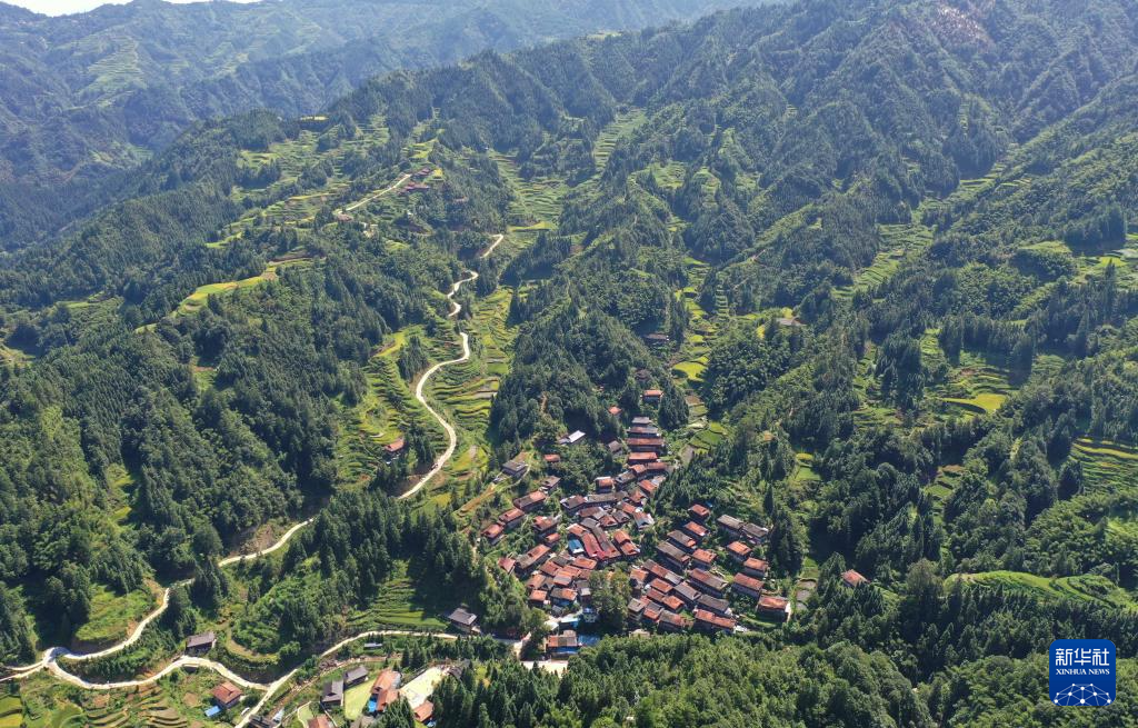 印象广西——苗寨父子逐梦大苗山