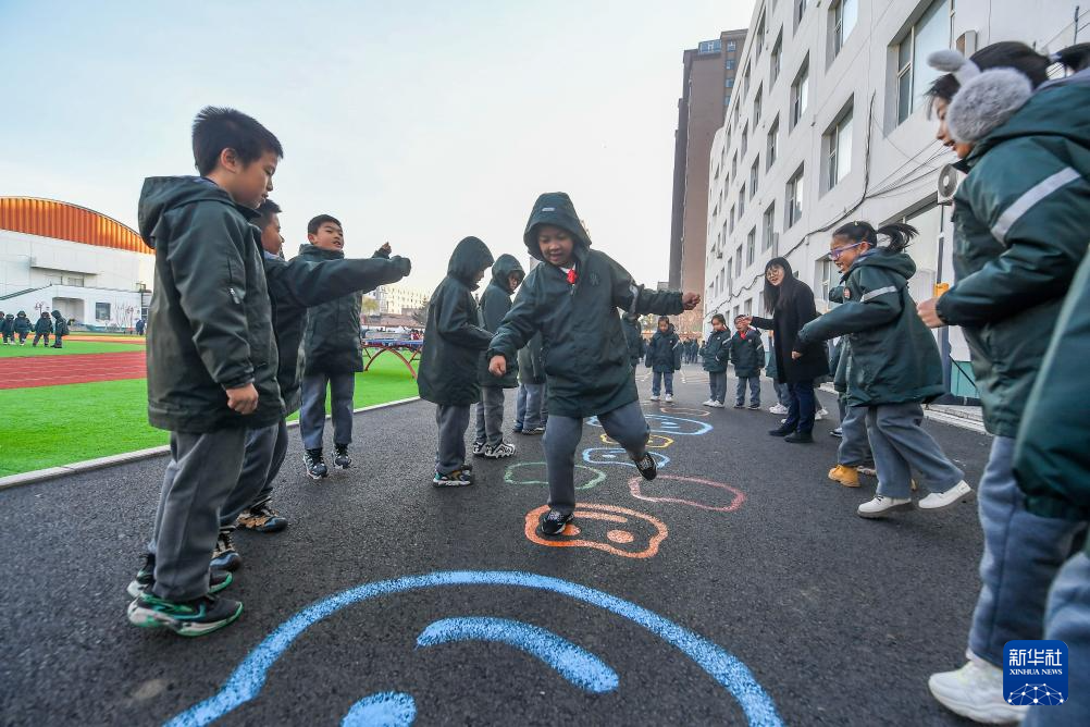 “课间一刻钟”活力满校园