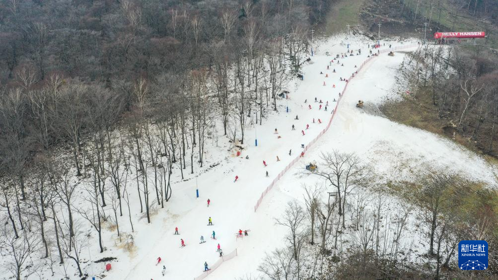 吉林北大湖开启新雪季试滑活动