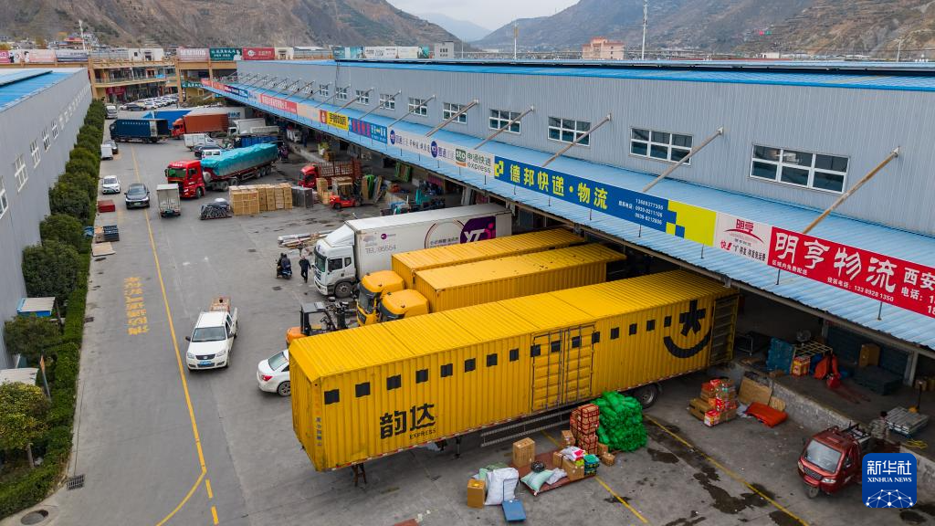 甘肃陇南:建设交通路网 破除山水阻隔