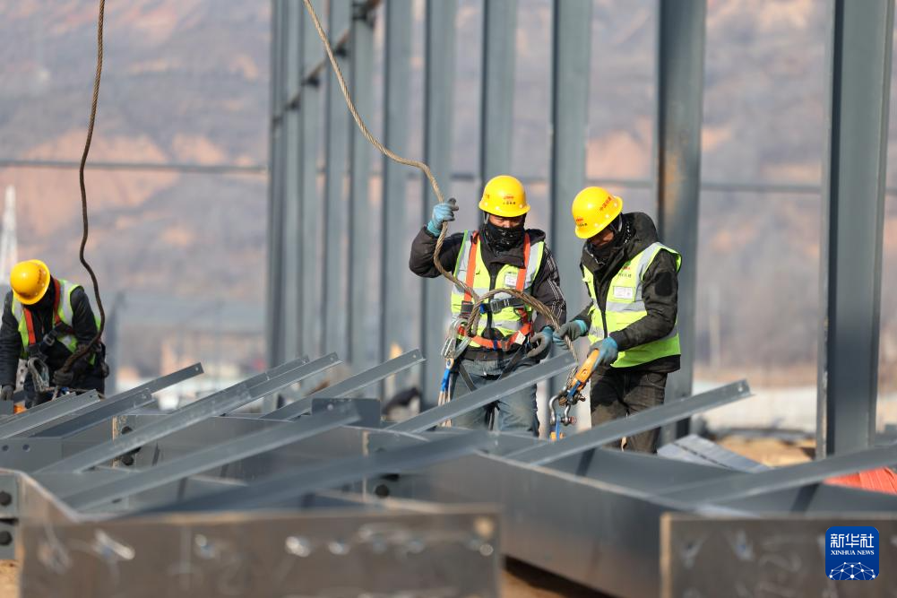 甘肃临夏:冬季施工“不打烊” 重点项目建设忙
