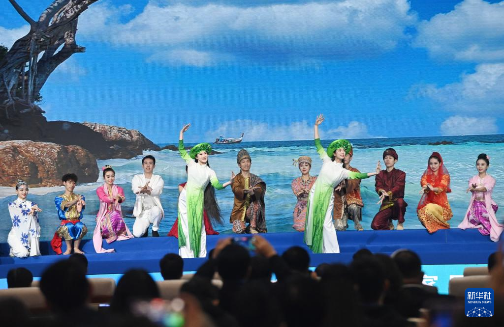 “世界市长对话·南宁”活动在广西南宁开幕