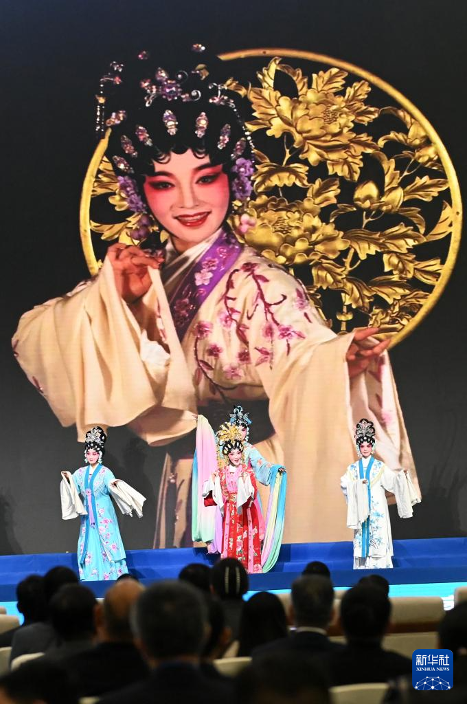 “世界市长对话·南宁”活动在广西南宁开幕