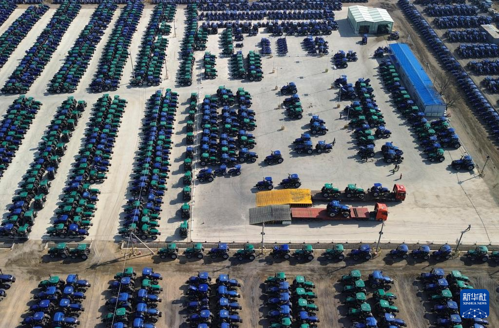 山东潍坊:农机企业忙生产备春耕