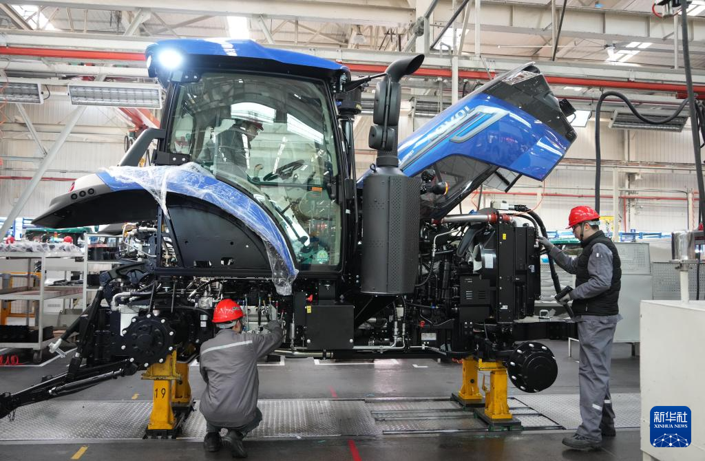 山东潍坊:农机企业忙生产备春耕