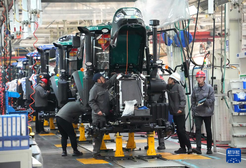 山东潍坊:农机企业忙生产备春耕