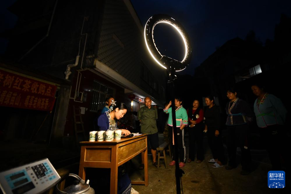 可爱的乡村——大山巾帼“领头雁”