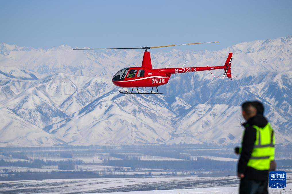 图片故事丨从草原到蓝天 哈萨克族小伙逐梦云端