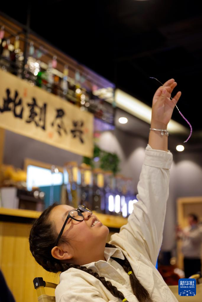 “来自星星的孩子”在小小乐团绽放光芒