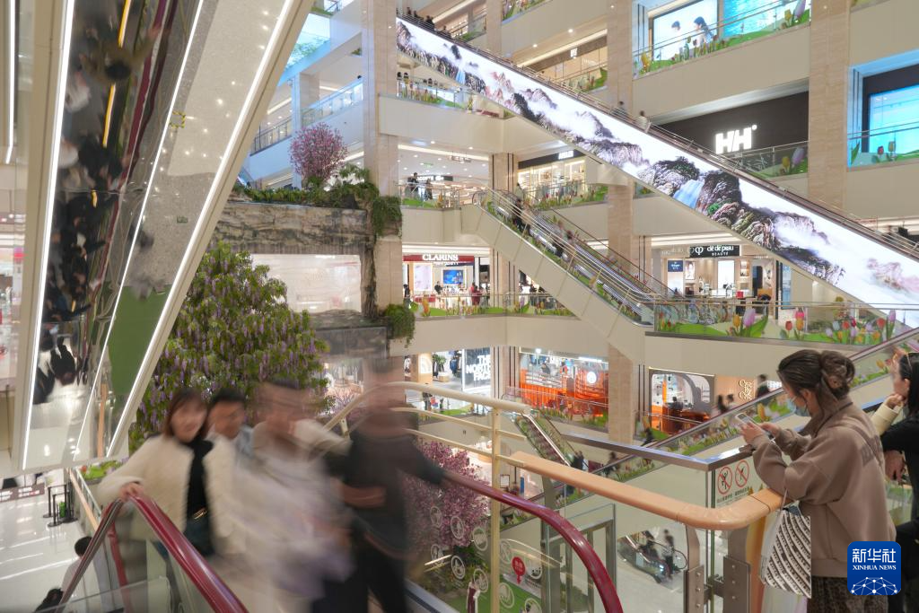 商圈焕新为古都西安注入消费活力