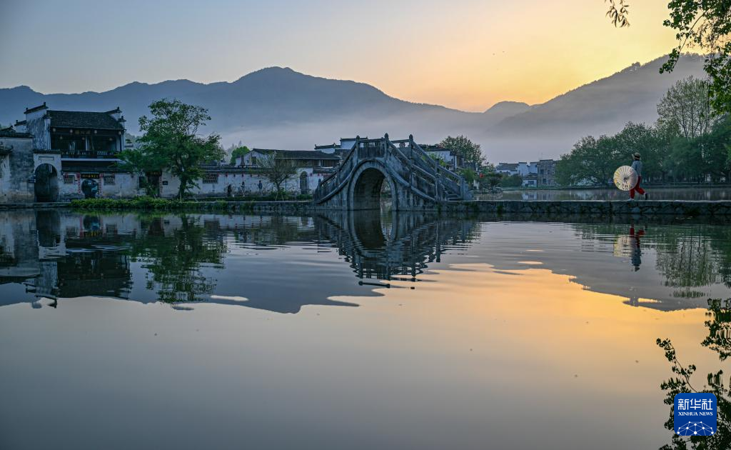 安徽黟县：宏村美景引客来