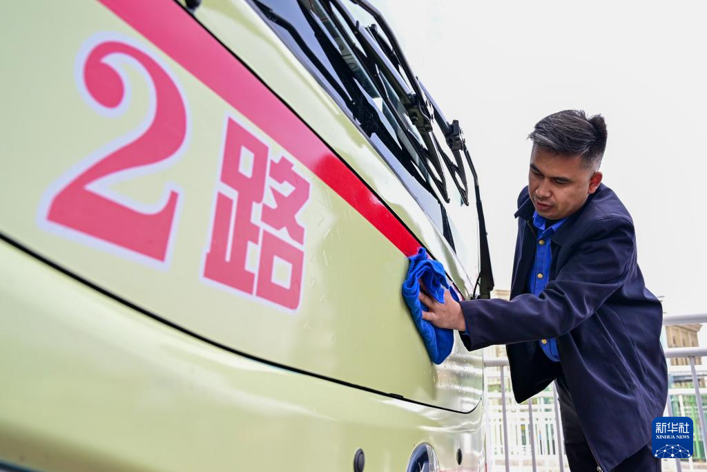 乌鲁木齐：“停靠在八楼的2路汽车”重启 串联城市记忆与文旅新篇