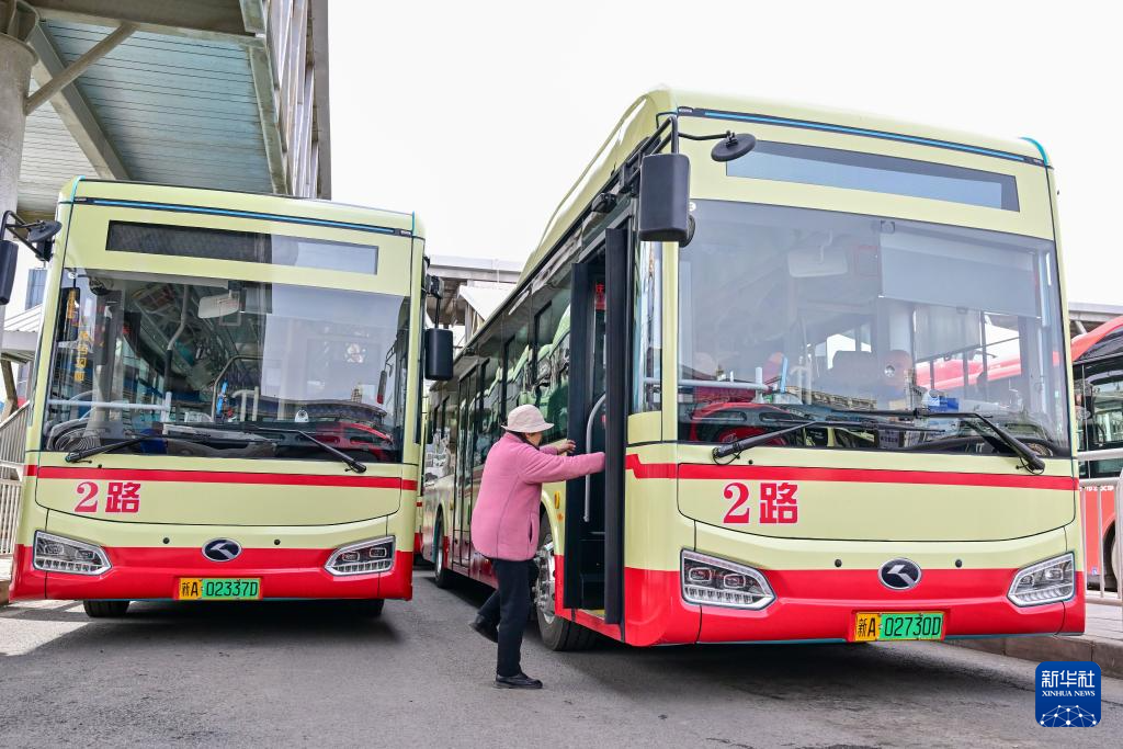 乌鲁木齐：“停靠在八楼的2路汽车”重启 串联城市记忆与文旅新篇