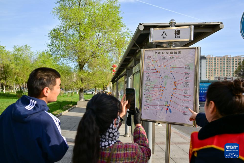 乌鲁木齐：“停靠在八楼的2路汽车”重启 串联城市记忆与文旅新篇