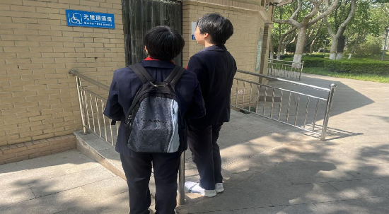 为城市温情护航 让关爱无“碍”可达——石家庄外国语学校七年级一班无障碍设施社会调研实践活动纪实