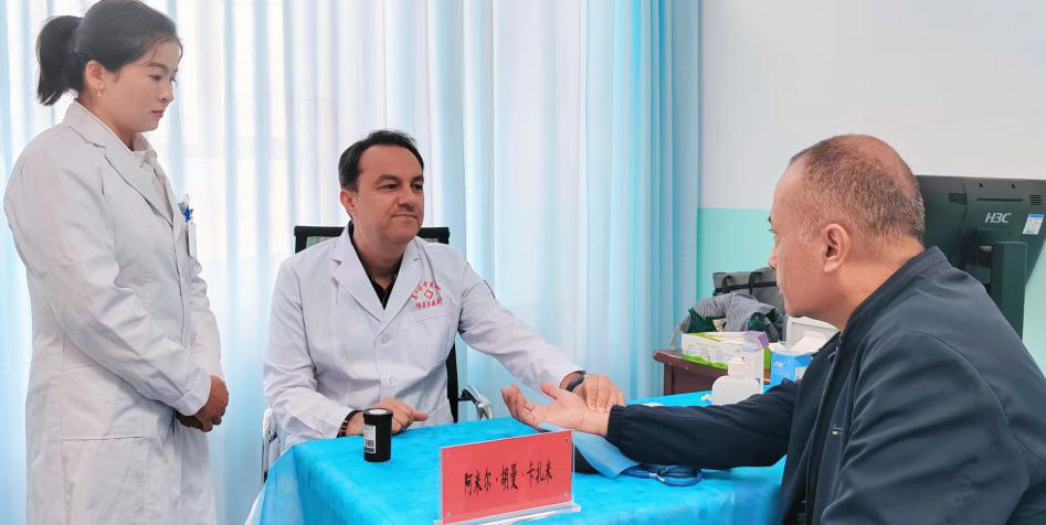 乌什：传承中医针灸 弘扬中华国粹