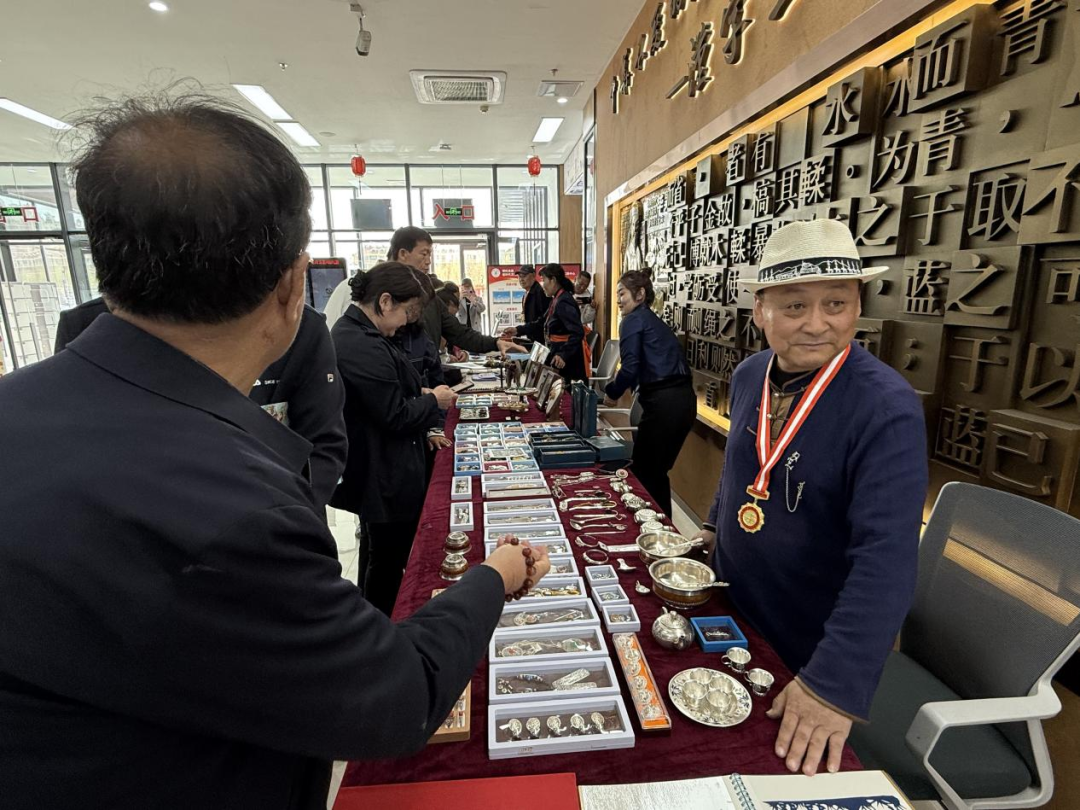 书香与匠心共舞！非遗技艺展点亮世界读书日