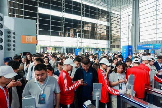 消费提振助商惠民 创造 未来 不止于车 2025第十七届西安五一车展盛大启幕