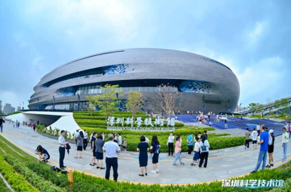 “大飞船”正式启航!深圳科学技术馆开馆首日人气火爆 “大飞船”正式启航!深圳科学技术馆开馆首日人气火爆