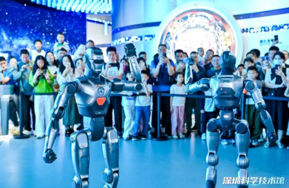 “大飞船”正式启航!深圳科学技术馆开馆首日人气火爆 “大飞船”正式启航!深圳科学技术馆开馆首日人气火爆