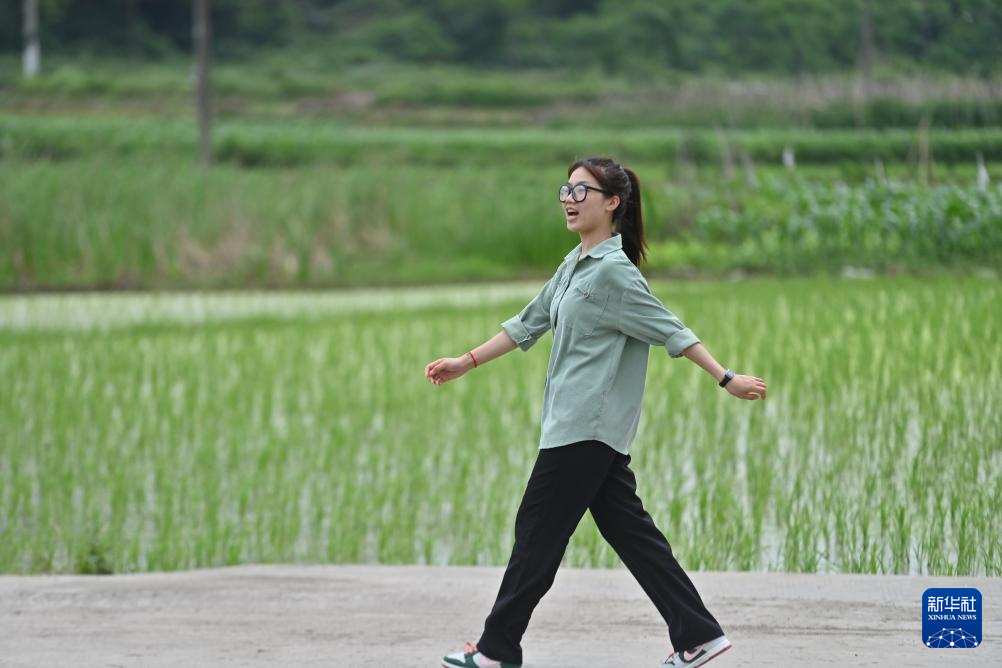 可爱的乡村——活跃在乡村振兴一线的“00”后