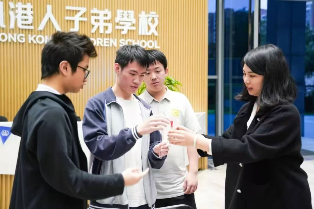 鲸帆港人子弟学校李莉:以DSE为舟载港籍学子驶向融合教育彼岸 鲸帆港人子弟学校李莉:以DSE为舟载港籍学子驶向融合教育彼岸