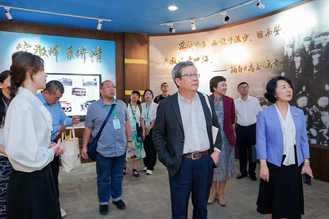 侨校搭桥，文学为媒，第二届“东盟青年作家中国行”走进暨大