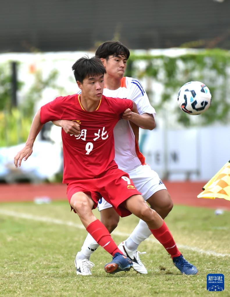 中国湖北U-18队获得香港国际青年足球慈善杯赛第二名