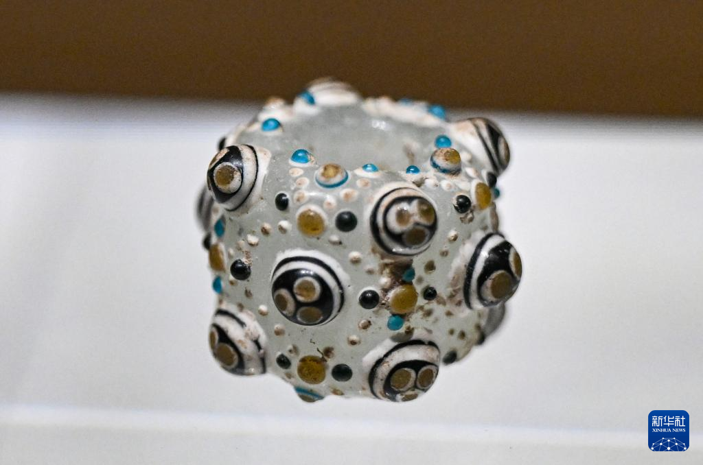 “琉光璃彩——淄博琉璃艺术展”在国博开展