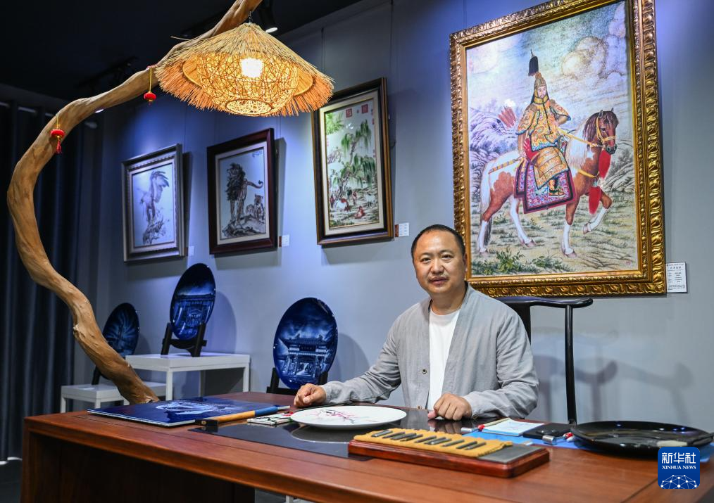 镜观·非遗丨大丰瓷刻：瓷器上的“刺绣”