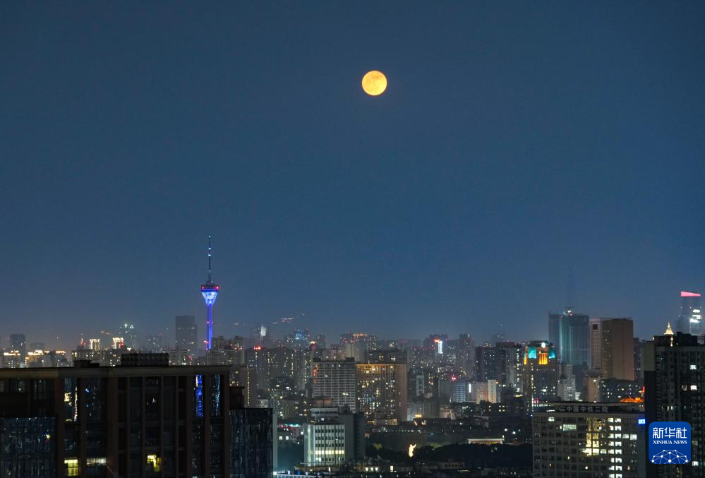 星空相册｜看！这是今年“离你最近”的满月