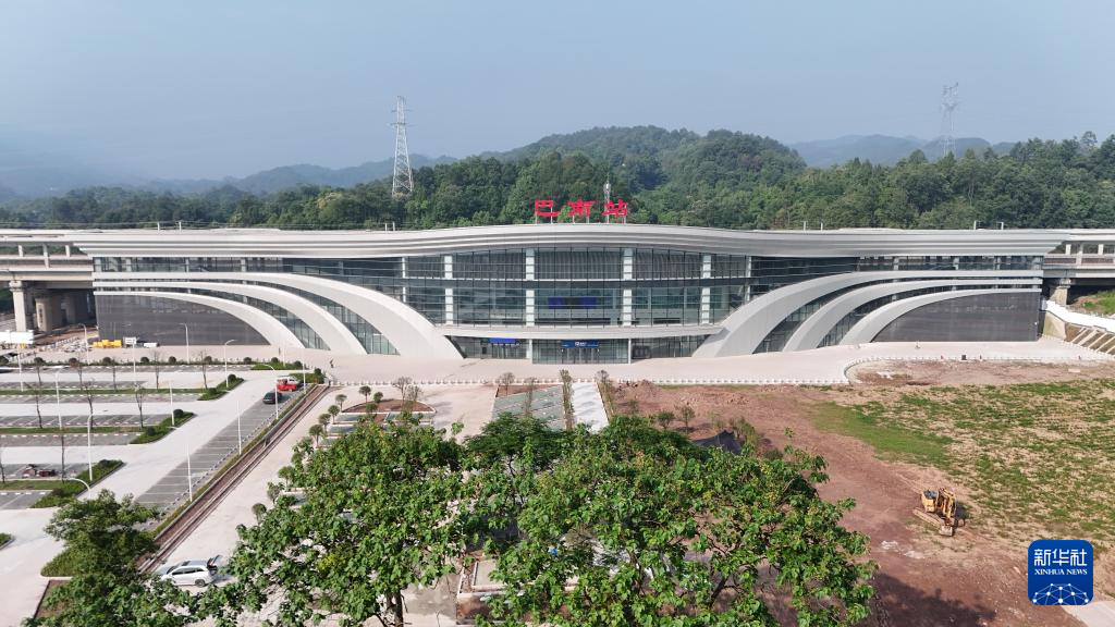 渝厦高铁重庆段7座车站完工亮相